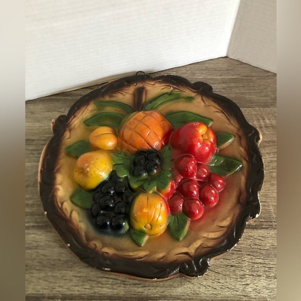 Vtg Colourful Fruit Chalkware Wall Plaque - Picture 5 of 15